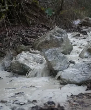 yenisehir-kirazliyayla-da-binlerce-ton-kimyasal-dogaya-karisti-1769500186-389_large