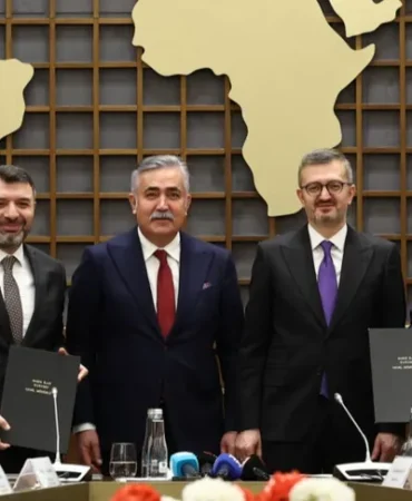 yerel-medyaya-can-suyu-igf-den-iletisim-baskanligi-ve-bik-e-tesekkur-1769758440-166_large