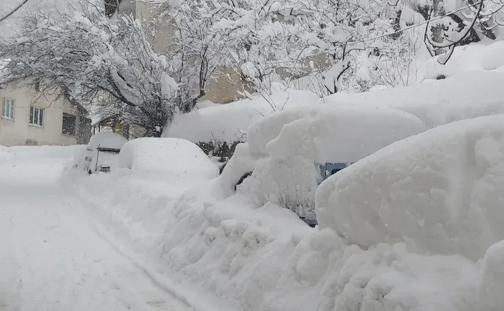 yuksek-kar-ortusundeki-dogu-icin-cig-uyarisi-1740894766-397_large