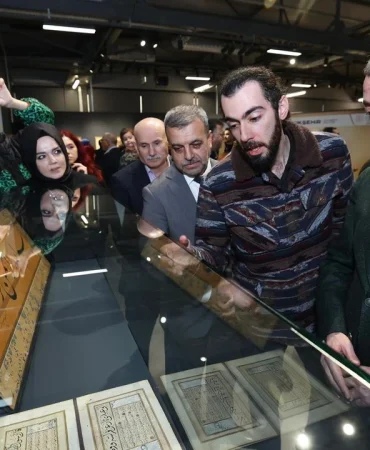 0mukaddes-emanetler-ve-ramazaniyyeler-sergisi-acildi-8