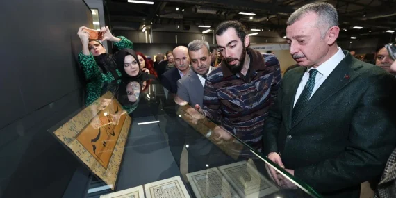 0mukaddes-emanetler-ve-ramazaniyyeler-sergisi-acildi-8