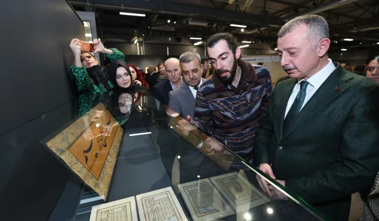 0mukaddes-emanetler-ve-ramazaniyyeler-sergisi-acildi-8