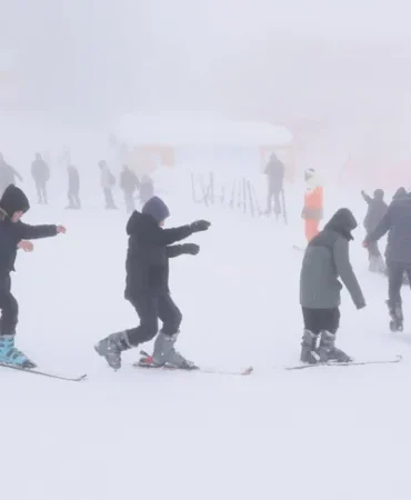 cocuklarin-uludag-da-kar-keyfi-1771055993-311_large