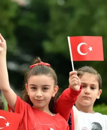 egitimde-ikinci-donem-bayrak-sevgisi-temasiyla-basladi-1770010943-229_large