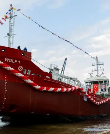 ilk-sifir-emisyonlu-tanker-wolf-1-denize-indirildi-1771504855-437_large
