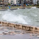 izmir-deki-deniz-yukselmesi-ters-barometre-etkisi-1771411358-405_large