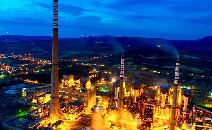 soma-termik-santral-uretimi-durduruyor-isinma-krizi-kapida-1771440557-778_large