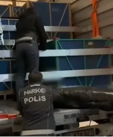 uyusturucu-baronlarina-darbe-1770444285-237_large