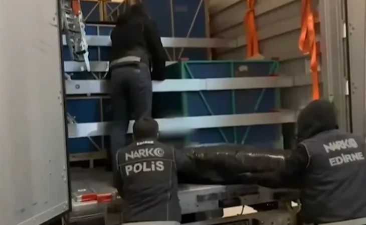 uyusturucu-baronlarina-darbe-1770444285-237_large