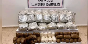 van-ve-hakkari-de-406-kilogram-uyusturucu-ele-gecirildi-1771846566-652_large
