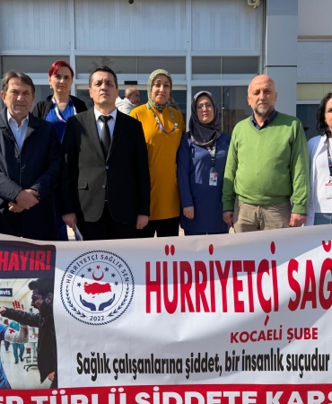 2-temsilciler ve darp edilen Hemşireler İlçe Temsilcisi, İş Yeri baş Temsilcisi ve Kadınlar Kolu Başkan Yardımcısı Toplu halde