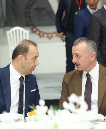 Başkan Büyükakın MHP İl iftarına katıldı (1)