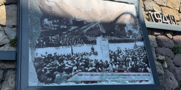 İzmit Belediyesi, Atatürk rölyefine zarar verenler için harekete geçti (1)