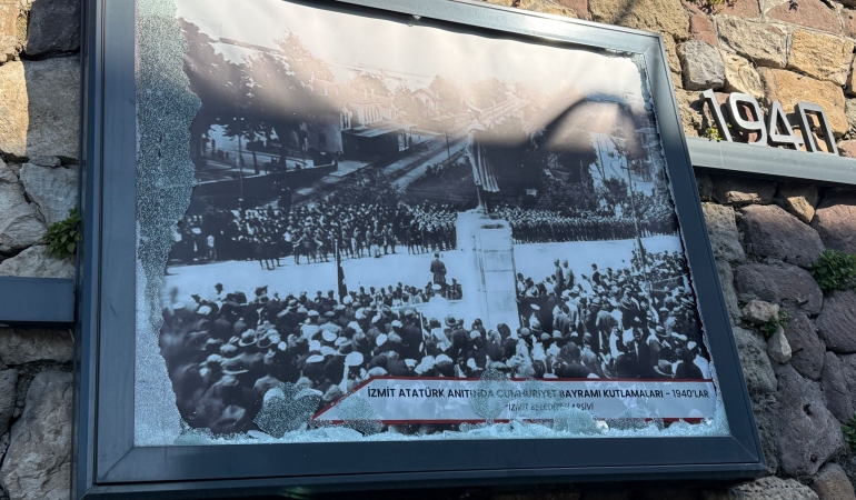 İzmit Belediyesi, Atatürk rölyefine zarar verenler için harekete geçti (1)