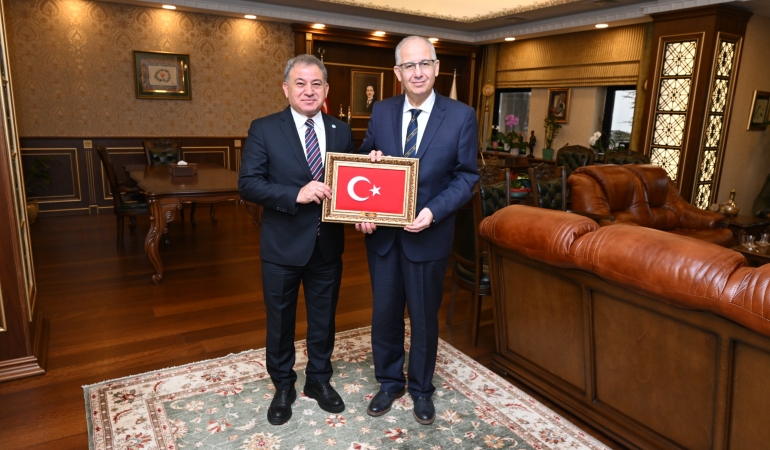 Kocaeli Üniversitesi Rektörü Prof. Dr. Nuh Zafer Cantürk Genel Başkan Yardımcısı Ümit Turhan