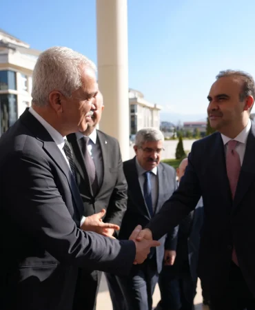 abdurrahman-aslantas-bakan-kacir-ile-kocaeli-sanayisini-gorustu