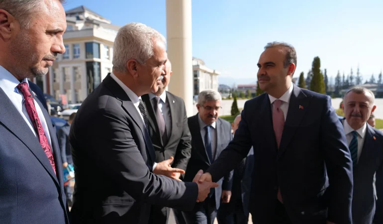 abdurrahman-aslantas-bakan-kacir-ile-kocaeli-sanayisini-gorustu