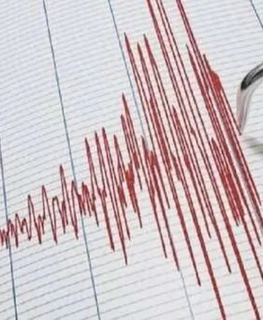 ege-denizi-nde-4-5-siddetli-deprem-1639810582-294_large