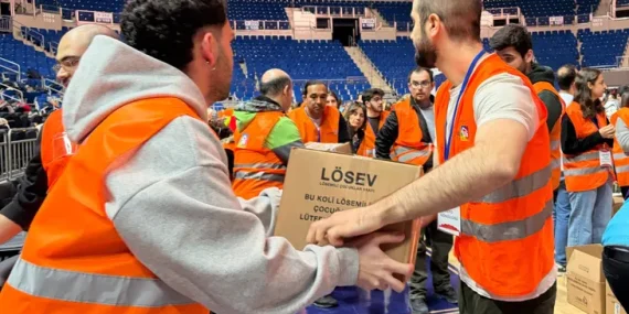 LÖSEV’den Türkiye genelinde Ramazan’da binlerce gıda paketi