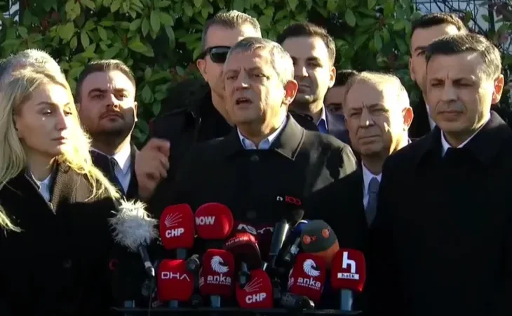 ozgur-ozel-ibb-davasinda-ilk-gun-ciddiyetsizlikle-gecti-1773067108-350_large