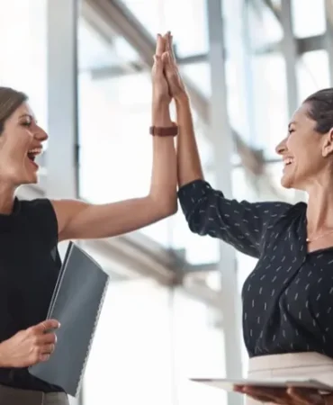 turkiye-de-kadinlar-yuzde-50-olamadi-kadinlar-erkeklerden-daha-5-3-yil-daha-uzun-yasiyor-1741249424-587_large