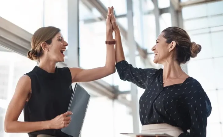 turkiye-de-kadinlar-yuzde-50-olamadi-kadinlar-erkeklerden-daha-5-3-yil-daha-uzun-yasiyor-1741249424-587_large