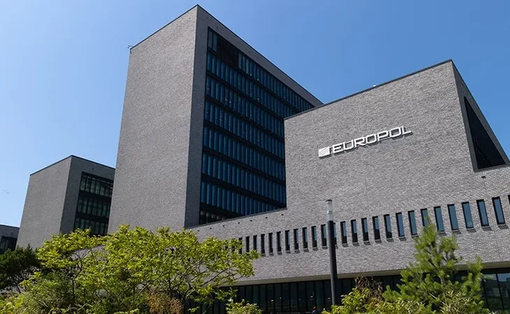 uluslararasi-baybasin-suc-orgutune-darbe-kacakcilik-gelirlerine-el-konuldu-1774869449-250_large