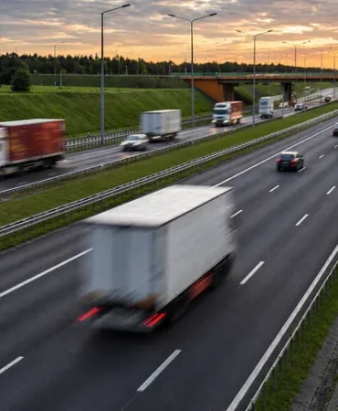 agir-ticari-arac-pazari-ilk-ceyrekte-yuzde-12-daraldi-1777300916-453_large