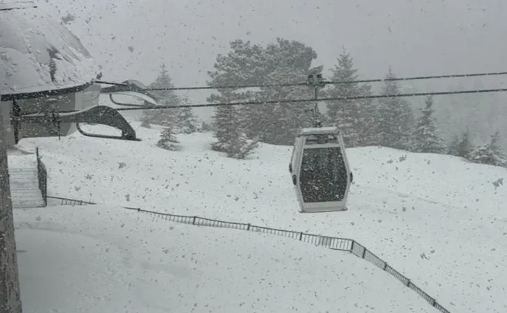 bursa-nin-zirvesinde-lapa-lapa-kar-1775883107-406_large