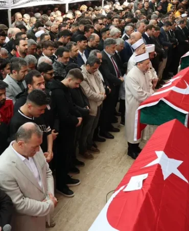 kahramanmaras-taki-saldirinin-kurbanlari-gozyaslariyla-ugurlandi-1776342713-19_large