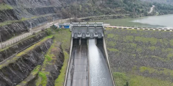 Kocaeli’nin fazla suyu Sapanca Gölü’ne aktarılıyor