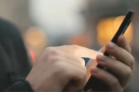 mobil-internet-kullanimi-artiyor-4-saat-4-dakika-cepte-ve-netteyiz-1744013991-843_large