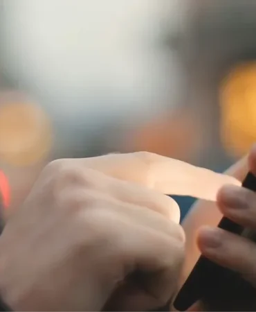 mobil-internet-kullanimi-artiyor-4-saat-4-dakika-cepte-ve-netteyiz-1744013991-843_large