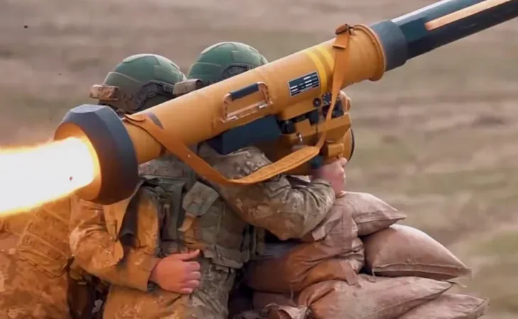 roketsan-dan-karaok-basarisi-test-atislari-tam-isabet-1776348102-944_large