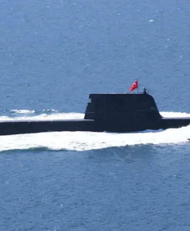 savunma-sanayi-gucleniyor-yeni-denizalti-ilk-seferine-cikti-1776868302-915_large