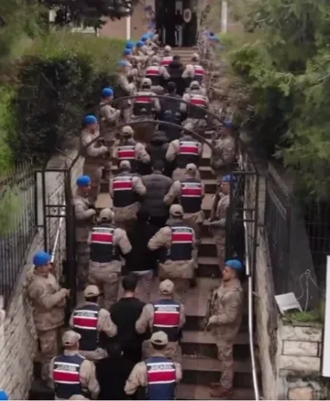 yasa-disi-bahis-sebekesine-darbe-16-supheli-tutuklandi-1775546464-872_large