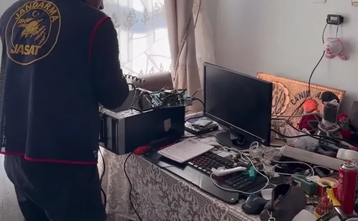 yasa-disi-bahise-dev-operasyon-50-milyar-tl-lik-para-trafigi-ortaya-cikti-1777039249-135_large