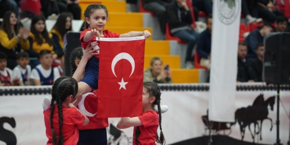 Kars’ta 19 Mayıs etkinliklerle büyük bir coşku ve gurur içinde kutlandı