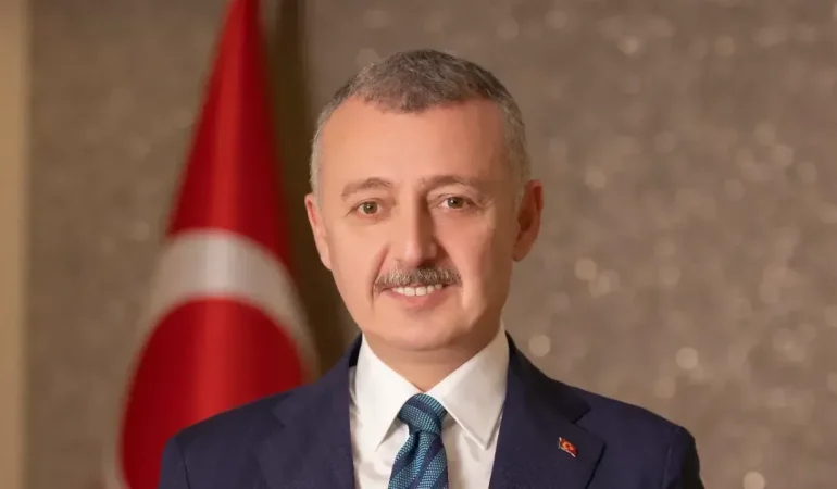 kocaeli-buyuksehir-belediye-baskani-tahir-buyukakin-1763884743