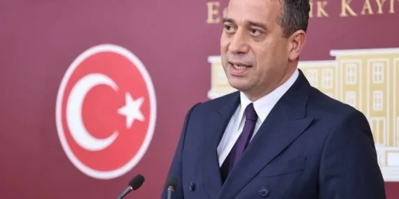 CHP’de 9 isme ihraç şoku!