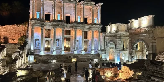 Efes’te gece müzeciliği gençlerle buluşuyor