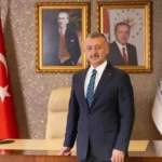 tahir-buyukakindan-babalara-vefa-mesaji-o-cinarlarin-golgesindeyken-kiymetlerini-bilelim-wwwcagdaskocaelicom-1