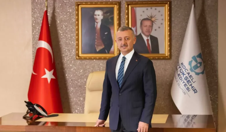 tahir-buyukakindan-babalara-vefa-mesaji-o-cinarlarin-golgesindeyken-kiymetlerini-bilelim-wwwcagdaskocaelicom-1