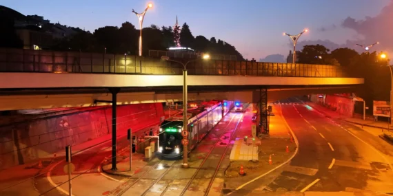 Akçaray’da çift dizi tramvayla yeni ulaşım dönemi