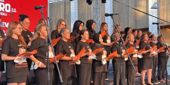 LÖSEV GÖNÜLDEN SESLER KOROSU, 4. ULUSLARARASI İSTANBUL KORO FESTİVALİ’NDE SAHNE ALDI