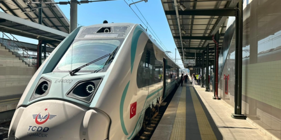 Millî elektrikli tren seti Trakya’da ilk seferine çıktı