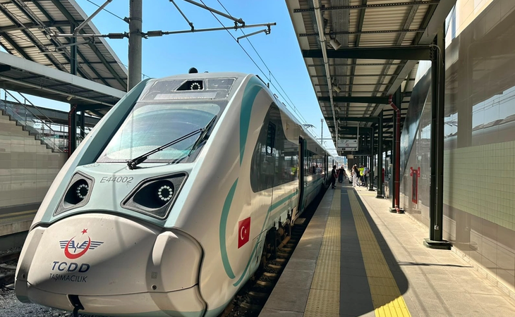 milli-elektrikli-tren-seti-trakya-da-ilk-seferine-cikti-1784740978-599_large