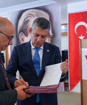 ozgur-ozel-yeni-parti-nin-genel-baskani-secildi-1784907773-749_large