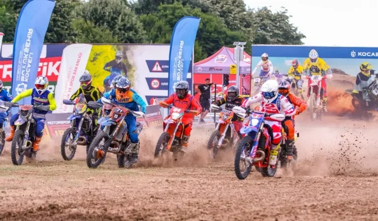 Super-Enduroda-start-Baskan-Buyukakindan-3-60880558-67fb354c
