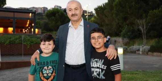 Başkan Büyükgöz, Eskihisar Millet Bahçesi ve Botanik Parkı’nda Vatandaşlarla Bir Araya Geldi